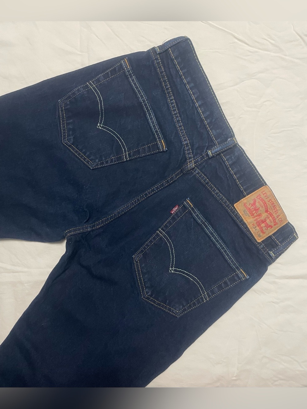 Levi's Men's Dark Blue Relaxed Fit Jeans